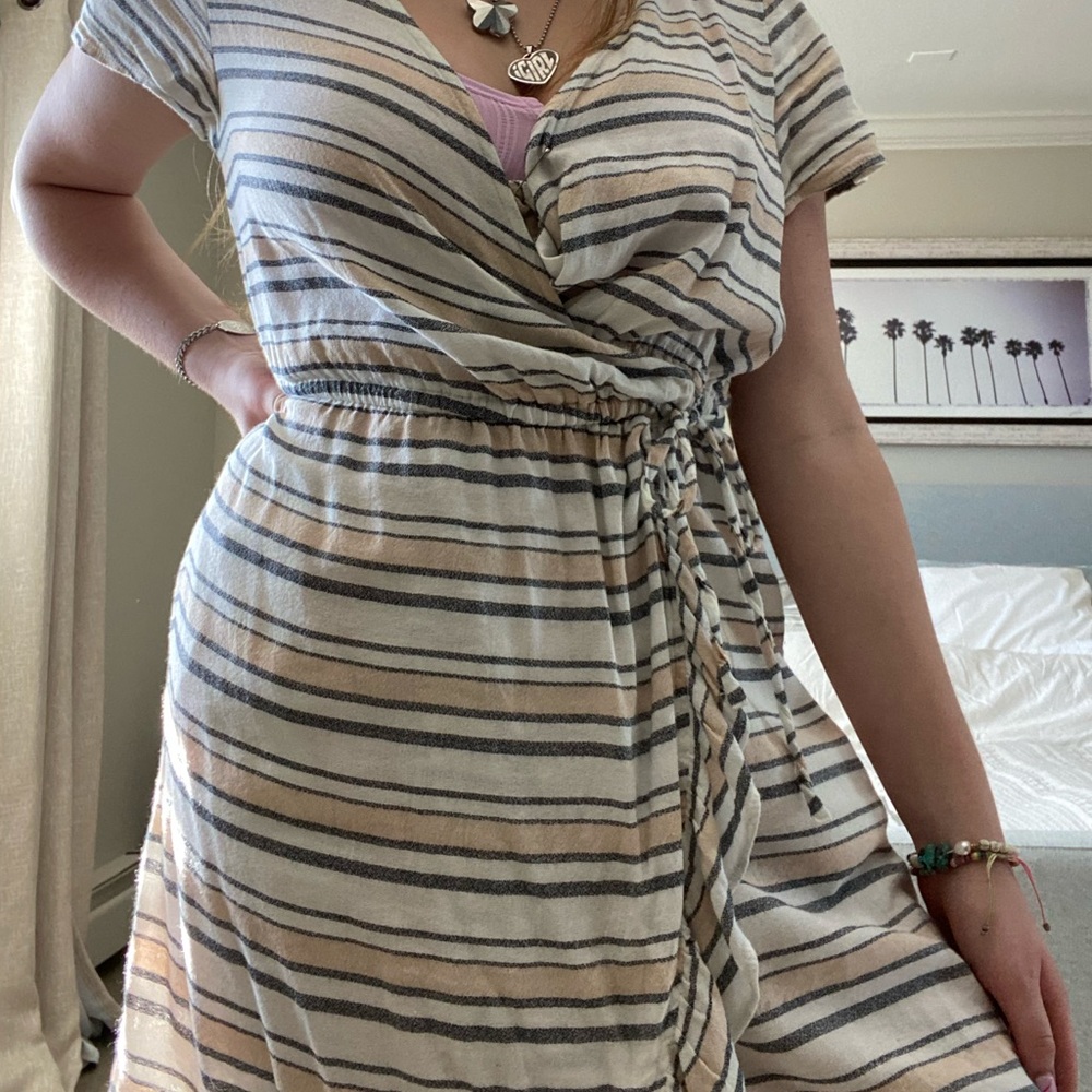 Sun Dreamer Short sleeve Wrap dress
